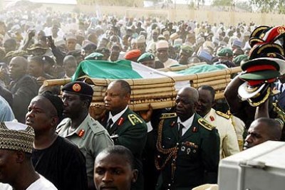 Le président Umaru Yar'Adua, est décédé le 5 mai 2010 à Abuja à l'âge de 58 ans.Il a été inhumé dans son État natal de Katsina.