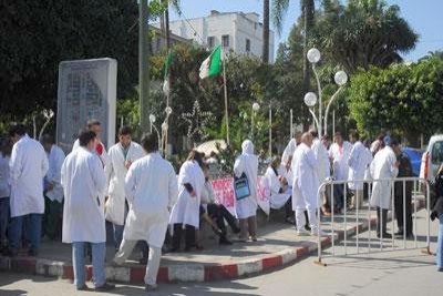 Le personnel médical en grève.