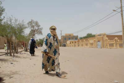 A typical street scene in Timbuktu.