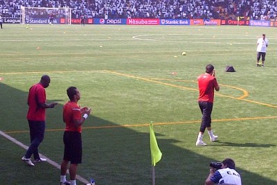Les joueurs de l'Espérance sportive de Tunis avant la rencontre de demie finale contre le TP Mazembe à Lubumbashi, le 7 octobre 2012.