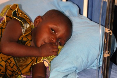 Enfant recevant un traitement contre le paludisme dans une clinique de l'État de Kwara (photo d'archives)