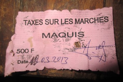 Depuis la fin du mois de mai, des soldats ont commencé à extorquer 1 000 CFA à chaque maquis (petit restaurant) et boutique à Kaade. Ceci est un reçu montré à Human Rights Watch par le propriétaire d’une boutique en début juin.