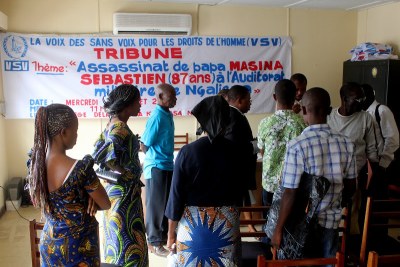 Quelques membres de famille de disparus le 27/07/2011 au siège de VSV à Kinshasa.