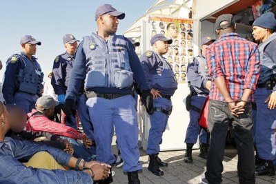 La police sud africaine est accusée d'être à l'origine de la mort du chauffeur de taxi mozambicain, Mido Macia, qui a été traîné par un fourgon de police.