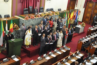 The new Ethiopian cabinet takes the oath of office.