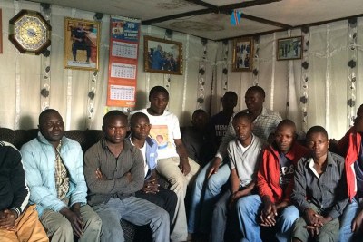 Douze personnes qui ont été arrêtées lors d'une manifestation pacifique organisée par le mouvement de jeunes LUCHA à Goma, dans l'est de la RD Congo, le 28 novembre 2015.