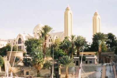 La cathédrale copte d'Assouan vue du Nil, en Egypte (image d'illustration).