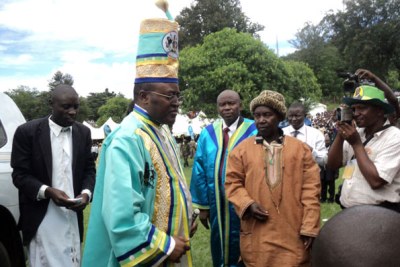 Le roi Rwenzururu, Charles Wesley Mumbere