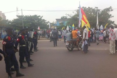 A Kinshasa, une manifestation de l'opposition dispersée par la police.