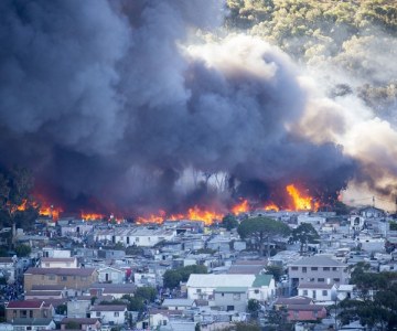 Fatalities, Homes Destroyed Following Hout Bay Fires