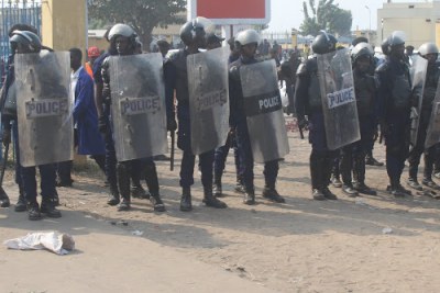 Des policiers à l’aéroport international de Ndjili à Kinshasa