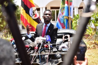 Robert Kyagulanyi addresses journalists at his home in Magere, Wakiso District (file photo).