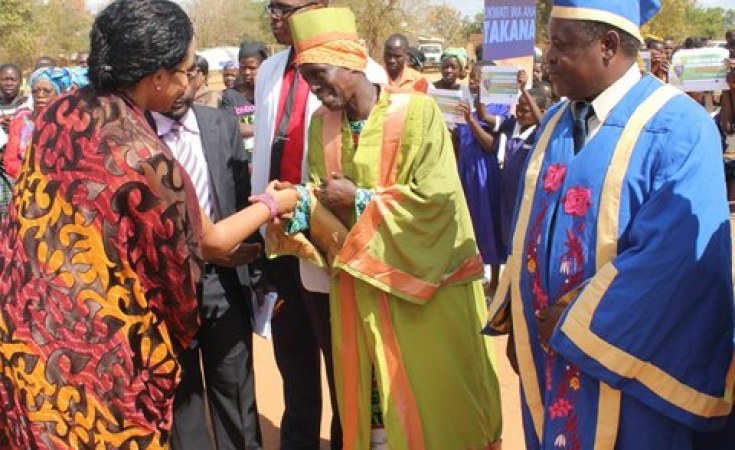 Malawi Female Chief From Malawi Uses Her Power To End Harmful Practices Against Girls And Women Allafrica Com