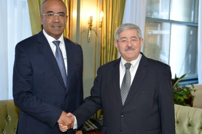 Le Premier Ministre M.Noureddine BEDOUI prend ses fonctions.