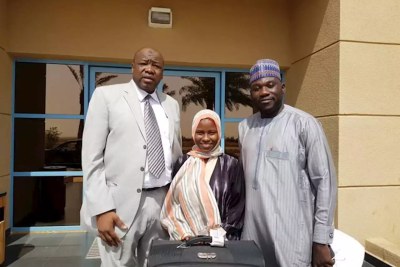 Zainab Aliyu with officials of the Nigerian Consulate in Jeddah, shortly after her release.