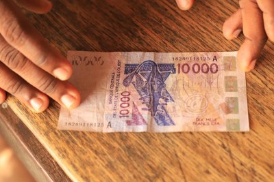 Un billet de 10 000 franc CFA de la Banque centrale des États de l'Afrique de l'Ouest (BCEAO)(Image d'illustration).