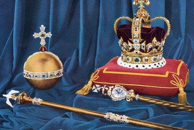 Joyaux de la couronne du Royaume-Uni (photographiés fin 1952 avant le couronnement d'Elizabeth II).