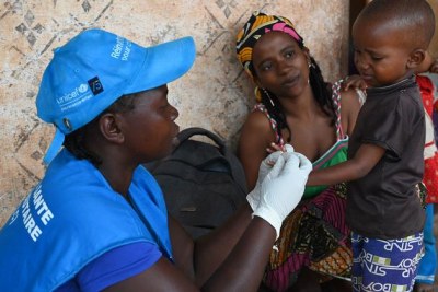 Les expéditions du premier vaccin antipaludique recommandé par l’OMS ont commencé avec plus de 300.000 doses livrées au Cameroun.
