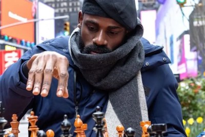Nigerian chess master, Tunde Onakoya